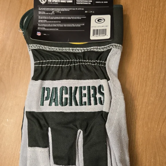 NFL‎ Green Bay Packers Black and Gray Gloves - Picture 2 of 4